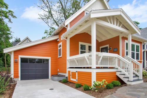 Farmesque With a Splash of Modern cottage driveway and garage in New Buffalo, MI.